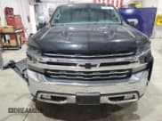 ✅ 2019 Chevrolet Silverado 1500 LTZ • VIN: 3GCUYGED3KG291462 • Lot: 67929494. Wystawiony na Copart z przebiegiem 59 486 mil. Bezpłatny archiwum sprzedaży aukcyjnych z USA i szczegółowy raport historii pojazdu na DreamBid. Zdjęcie 5.