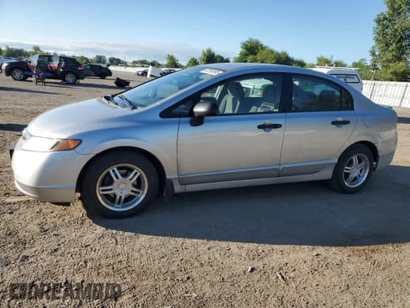 ✅ 2008 Honda Civic DX-G • VIN: 2HGFA16488H119561 • Лот: 69790995. Опубликован ранее на Copart с пробегом 131 545 миль. Бесплатный доступ к архиву аукционных продаж из США и подробный отчёт об истории автомобиля на DreamBid. Изображение 1.