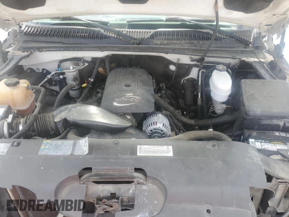 ✅ 2005 Chevrolet Silverado 2500HD Work Truck • VIN: 1GCHC24U25E211911 • Lot: 50795035. Wystawiony na Copart z przebiegiem 162 119 mil. Bezpłatny archiwum sprzedaży aukcyjnych z USA i szczegółowy raport historii pojazdu na DreamBid. Zdjęcie 13.