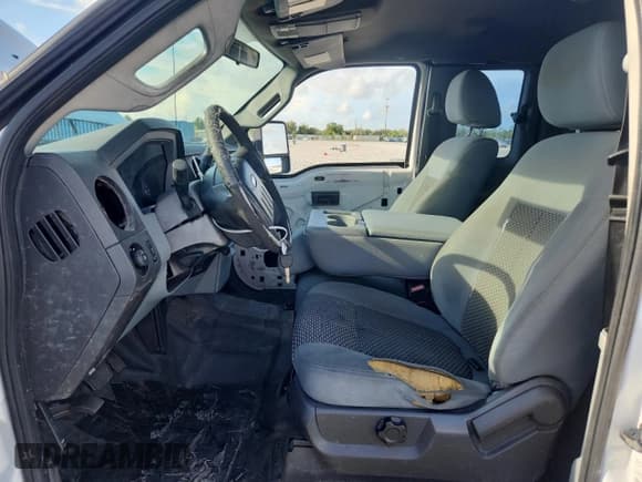 ✅ 2012 Ford F-250 XL • VIN: 1FT7X2A61CEC67924 • Lot: 67895235. Listed on Copart with 331,460 mi. Free auction sales archive from the USA and detailed vehicle history report at DreamBid. Image 7.