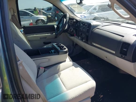 ✅ 2007 Chevrolet Silverado 1500 Work Truck • VIN: 2GCEC13C571528768 • Lot: 41990590. Listed on IAAI with 221,192 mi. Free auction sales archive from the USA and detailed vehicle history report at DreamBid. Image 5.