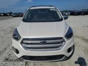 ✅ 2019 Ford Escape Titanium • VIN: 1FMCU0J92KUA87647 • Lot: 63764995. Wystawiony na Copart z przebiegiem 95 682 mil. Bezpłatny archiwum sprzedaży aukcyjnych z USA i szczegółowy raport historii pojazdu na DreamBid. Zdjęcie 5.