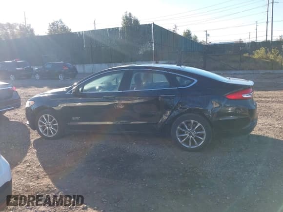 ✅ 2018 Ford Fusion SE • VIN: 3FA6P0PU2JR274094 • Lot: 43509759. Listed on IAAI with 69,741 mi. Free auction sales archive from the USA and detailed vehicle history report at DreamBid. Image 14.