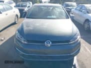 ✅ 2019 Volkswagen Golf S • VIN: 3VWG57AU7KM020916 • Lot: 43420464. Wystawiony na IAAI z przebiegiem 94 452 mil. Bezpłatny archiwum sprzedaży aukcyjnych z USA i szczegółowy raport historii pojazdu na DreamBid. Zdjęcie 6.