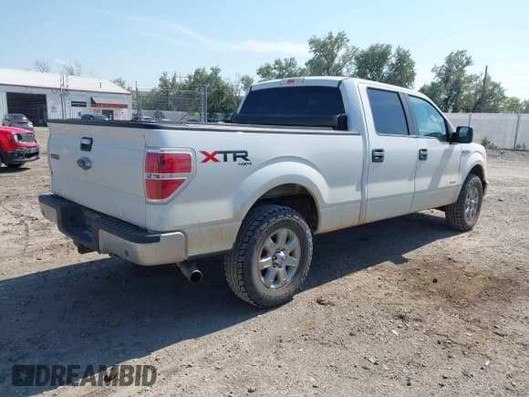 ✅ 2013 Ford F-150 XL • VIN: 1FTFW1ET1DFB25030 • Lot: 42783502. Wystawiony na IAAI z przebiegiem 175 968 mil. Bezpłatny archiwum sprzedaży aukcyjnych z USA i szczegółowy raport historii pojazdu na DreamBid. Zdjęcie 4.