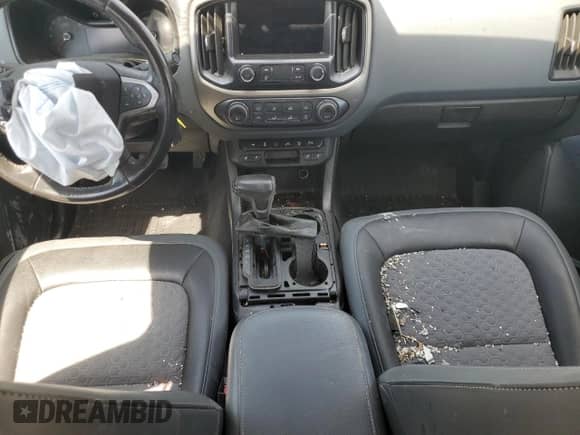 2020 Chevrolet Colorado 4WD Z71 z VIN 1GCHTDEN5L1136144, wystawiony jako Copart lot #50817325 z przebiegiem 42 248 mil mil oraz Szkoda całkowita • Salvage title. Historia ofert i sprzedaży dostępna na DreamBid. Obrazek 8.