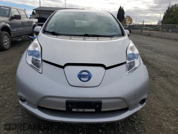 ✅ 2015 Nissan LEAF S • VIN: 1N4AZ0CPXFC321916 • Lot: 90265735. Listed on Copart with 60,660 mi. Free auction sales archive from the USA and detailed vehicle history report at DreamBid. Image 5.