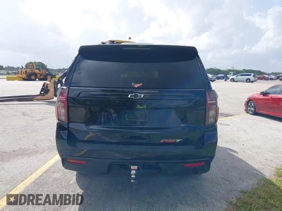 ✅ 2023 Chevrolet Tahoe RST • VIN: 1GNSCRKD2PR107150 • Lot: 39049156. Wystawiony na IAAI z przebiegiem 40 956 mil. Bezpłatny archiwum sprzedaży aukcyjnych z USA i szczegółowy raport historii pojazdu na DreamBid. Zdjęcie 16.