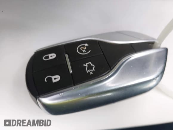 ✅ 2019 Maserati Ghibli • VIN: ZAM57XSA4K1325856 • Lot: 43358143. Wystawiony na IAAI z przebiegiem 44 410 mil. Bezpłatny archiwum sprzedaży aukcyjnych z USA i szczegółowy raport historii pojazdu na DreamBid. Zdjęcie 11.