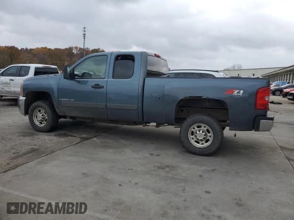 ✅ 2007 Chevrolet Silverado 2500HD Work Truck • VIN: 1GCHK29K77E505883 • Лот: 91685605. Опубликован ранее на Copart с пробегом 199 408 миль. Бесплатный доступ к архиву аукционных продаж из США и подробный отчёт об истории автомобиля на DreamBid. Изображение 2.