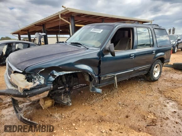 ✅ 1996 Ford Explorer XLT • VIN: 1FMDU32P6TZA50186 • Lot: 85695995. Wystawiony na Copart z przebiegiem 229 495 mil. Bezpłatny archiwum sprzedaży aukcyjnych z USA i szczegółowy raport historii pojazdu na DreamBid. Zdjęcie 1.