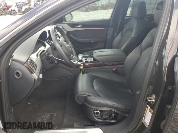 ✅ 2014 Audi A8 4.0T • VIN: WAUR2AFDXEN011628 • Lot: 55423285. Wystawiony na Copart z przebiegiem 94 681 mil. Bezpłatny archiwum sprzedaży aukcyjnych z USA i szczegółowy raport historii pojazdu na DreamBid. Zdjęcie 7.