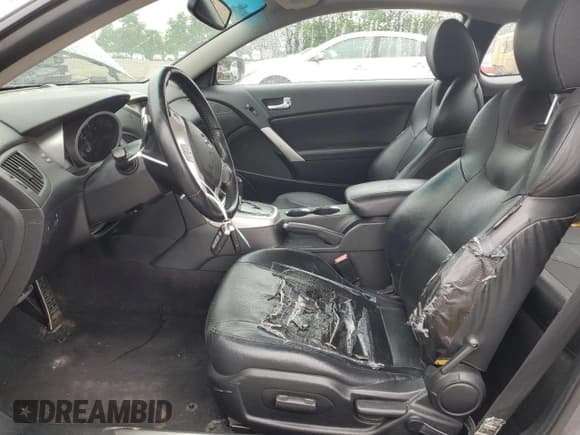 ✅ 2010 Hyundai Genesis Coupe Grand Touring • VIN: KMHHU6KH6AU016058 • Lot: 60167115. Listed on Copart with 235,971 mi. Free auction sales archive from the USA and detailed vehicle history report at DreamBid. Image 7.