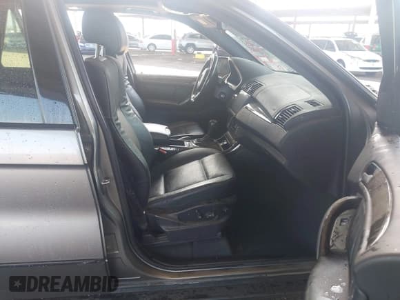 ✅ 2006 BMW X5 4.4i • VIN: 5UXFB53566LV25840 • Lot: 43131710. Listed on IAAI with Not provided. Free auction sales archive from the USA and detailed vehicle history report at DreamBid. Image 5.