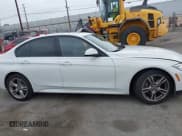 ✅ 2015 BMW 3 Series 328i xDrive • VIN: WBA3B5C5XFF959517 • Lot: 42421435. Wystawiony na IAAI z przebiegiem 122 833 mil. Bezpłatny archiwum sprzedaży aukcyjnych z USA i szczegółowy raport historii pojazdu na DreamBid. Zdjęcie 13.