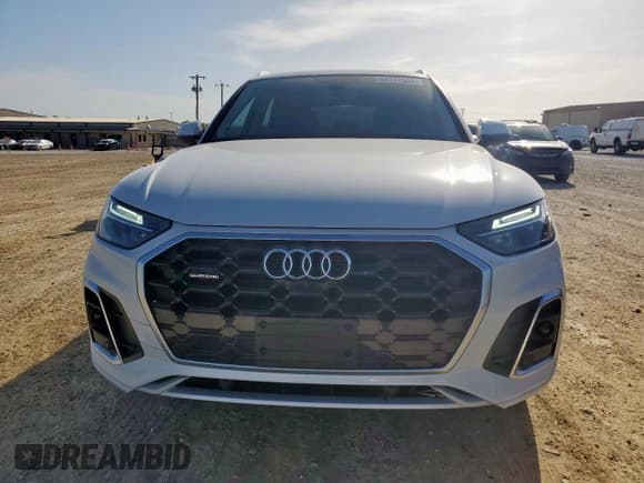 ✅ 2025 Audi Q5 S line Premium Plus • VIN: WA1EAAFY0S2055524 • Lot: 64777515. Listed on Copart with 2,307 mi. Free auction sales archive from the USA and detailed vehicle history report at DreamBid. Image 5.
