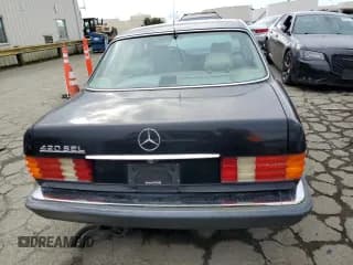 ✅ 1990 Mercedes-Benz 420 SEL • VIN: WDBCA35E8LA539818 • Lot: 45764444. Wystawiony na Copart z przebiegiem 219 036 mil. Bezpłatny archiwum sprzedaży aukcyjnych z USA i szczegółowy raport historii pojazdu na DreamBid. Zdjęcie 6.