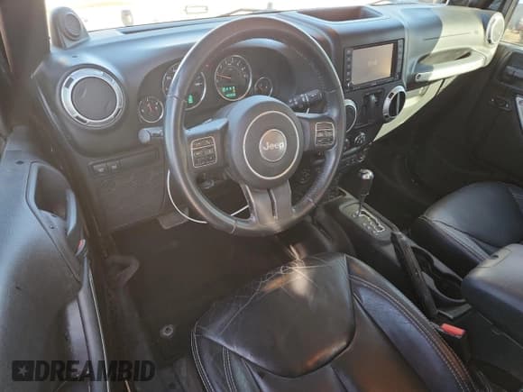 ✅ 2014 Jeep Wrangler Rubicon • VIN: 1C4BJWCG4EL214609 • Lot: 91118585. Wystawiony na Copart z przebiegiem 45 390 mil. Bezpłatny archiwum sprzedaży aukcyjnych z USA i szczegółowy raport historii pojazdu na DreamBid. Zdjęcie 8.