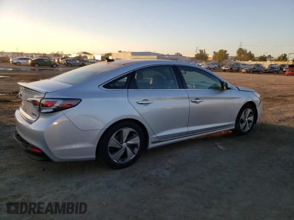 ✅ 2017 Hyundai Sonata Limited • VIN: KMHE34L36HA062353 • Lot: 37828863. Listed on Copart with 105,474 mi. Free auction sales archive from the USA and detailed vehicle history report at DreamBid. Image 3.