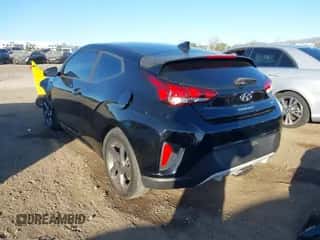 2019 Hyundai Veloster Premium z VIN KMHTG6AF5KU013252, wystawiony jako IAAI lot #41313753 z przebiegiem 63 323 mil mil oraz . Historia ofert i sprzedaży dostępna na DreamBid. Obrazek 3.