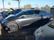 ✅ 2024 Tesla Model Y • VIN: 7SAYGDED1RF209346 • Lot: 43149037. Wystawiony na IAAI z przebiegiem 10 213 mil. Bezpłatny archiwum sprzedaży aukcyjnych z USA i szczegółowy raport historii pojazdu na DreamBid. Zdjęcie 14.