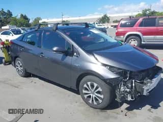 2020 Toyota Prius LE z VIN JTDKARFP3L3137824, wystawiony jako IAAI lot #42257959 z przebiegiem 96 547 mil mil oraz . Historia ofert i sprzedaży dostępna na DreamBid. Obrazek 1.