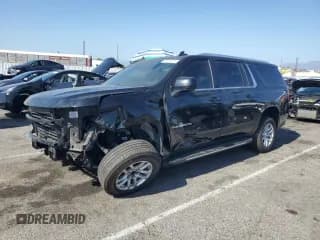 ✅ 2023 Chevrolet Suburban LS • VIN: 1GNSCBKD9PR224229 • Lot: 56162275. Wystawiony na Copart z przebiegiem 68 569 mil. Bezpłatny archiwum sprzedaży aukcyjnych z USA i szczegółowy raport historii pojazdu na DreamBid. Zdjęcie 1.