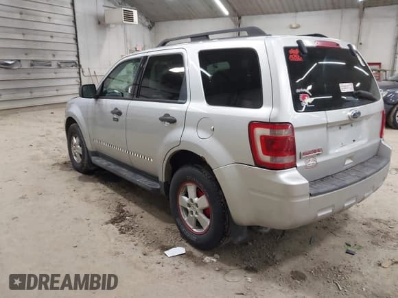 ✅ 2012 Ford Escape XLT • VIN: 1FMCU9D70CKC03584 • Lot: 43697467. Wystawiony na IAAI z przebiegiem 66 989 mil. Bezpłatny archiwum sprzedaży aukcyjnych z USA i szczegółowy raport historii pojazdu na DreamBid. Zdjęcie 3.