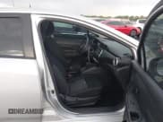 ✅ 2024 Nissan Versa S • VIN: 3N1CN8DV5RL897273 • Lot: 43008377. Wystawiony na IAAI z przebiegiem 21 653 mil. Bezpłatny archiwum sprzedaży aukcyjnych z USA i szczegółowy raport historii pojazdu na DreamBid. Zdjęcie 5.