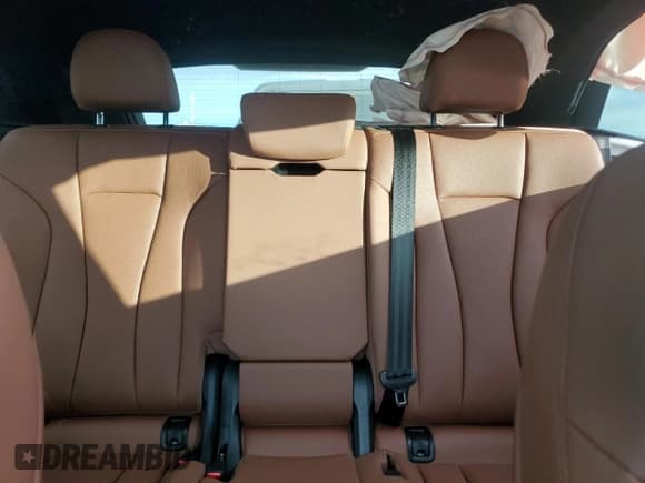 ✅ 2023 Audi Q8 Premium Plus • VIN: WA1BVBF11PD022656 • Lot: 85314434. Wystawiony na Copart z przebiegiem Nie podano. Bezpłatny archiwum sprzedaży aukcyjnych z USA i szczegółowy raport historii pojazdu na DreamBid. Zdjęcie 10.