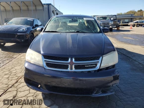 ✅ 2012 Dodge Avenger SXT • VIN: 1C3CDZCB1CN190406 • Lot: 76045524. Wystawiony na Copart z przebiegiem 185 189 mil. Bezpłatny archiwum sprzedaży aukcyjnych z USA i szczegółowy raport historii pojazdu na DreamBid. Zdjęcie 5.