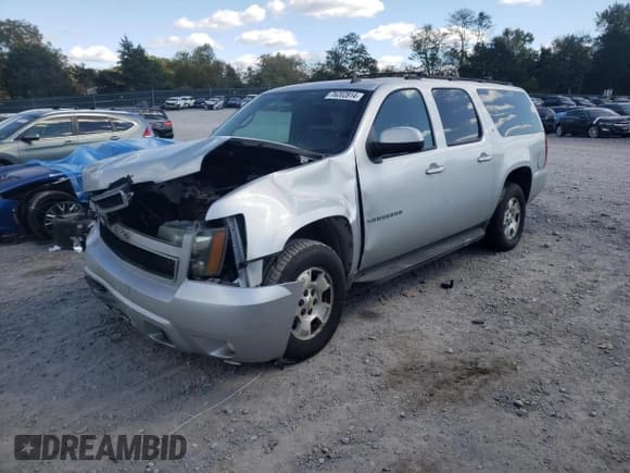 ✅ 2010 Chevrolet Suburban LT • VIN: 1GNUKJE36AR183851 • Lot: 76202814. Wystawiony na Copart z przebiegiem 243 602 mil. Bezpłatny archiwum sprzedaży aukcyjnych z USA i szczegółowy raport historii pojazdu na DreamBid. Zdjęcie 1.