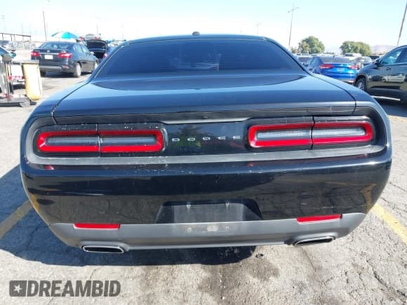 ✅ 2015 Dodge Challenger SXT • VIN: 2C3CDZAG1FH811459 • Lot: 43507040. Listed on IAAI with 121,268 mi. Free auction sales archive from the USA and detailed vehicle history report at DreamBid. Image 17.