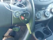 ✅ 2011 Toyota RAV4 Sport • VIN: JTMRK4DV1B5099349 • Lot: 43496913. Wystawiony na IAAI z przebiegiem 127 632 mil. Bezpłatny archiwum sprzedaży aukcyjnych z USA i szczegółowy raport historii pojazdu na DreamBid. Zdjęcie 11.