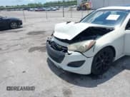 ✅ 2013 Hyundai Genesis Coupe 2.0T • VIN: KMHHT6KD0DU093139 • Lot: 42860639. Wystawiony na IAAI z przebiegiem 137 338 mil. Bezpłatny archiwum sprzedaży aukcyjnych z USA i szczegółowy raport historii pojazdu na DreamBid. Zdjęcie 6.