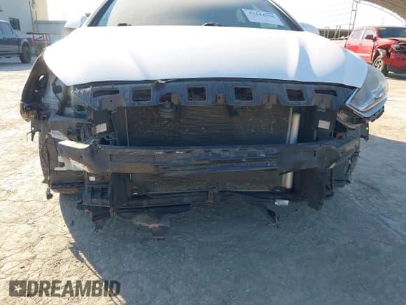 ✅ 2018 Hyundai Sonata SE • VIN: 5NPE24AF9JH621137 • Лот: 43244556. Опубликован ранее на IAAI с пробегом 117 810 миль. Бесплатный доступ к архиву аукционных продаж из США и подробный отчёт об истории автомобиля на DreamBid. Изображение 6.