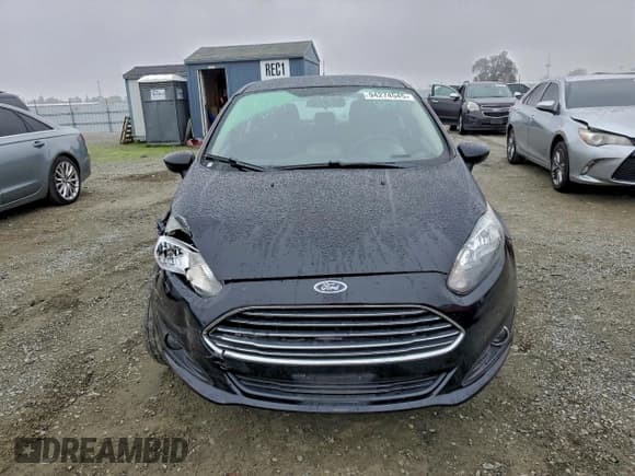 ✅ 2019 Ford Fiesta SE • VIN: 3FADP4EJ8KM133729 • Lot: 94274545. Wystawiony na Copart z przebiegiem 102 031 mil. Bezpłatny archiwum sprzedaży aukcyjnych z USA i szczegółowy raport historii pojazdu na DreamBid. Zdjęcie 5.
