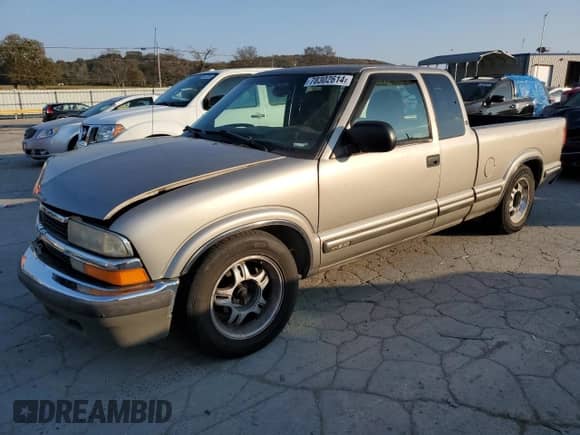 1998 Chevrolet S-10 LS with VIN 1GCCS19XXW8243161, listed as a Copart auction lot 78302614 with 196,624 mi miles and Salvage title. Bid and sale history available at DreamBid. Image 1.