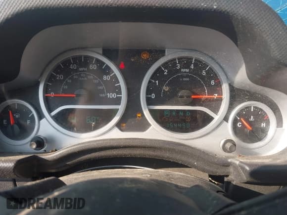 ✅ 2010 Jeep Wrangler Sahara • VIN: 1J4GA5D13AL224157 • Lot: 42320133. Wystawiony na IAAI z przebiegiem 154 450 mil. Bezpłatny archiwum sprzedaży aukcyjnych z USA i szczegółowy raport historii pojazdu na DreamBid. Zdjęcie 7.