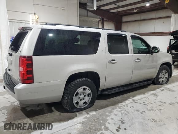 ✅ 2009 Chevrolet Suburban LS • VIN: 1GNFC16089R249869 • Лот: 81688434. Опубликован ранее на Copart с пробегом 174 768 миль. Бесплатный доступ к архиву аукционных продаж из США и подробный отчёт об истории автомобиля на DreamBid. Изображение 3.