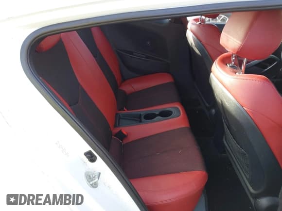 ✅ 2014 Hyundai Veloster • VIN: KMHTC6AD9EU185928 • Lot: 41720927. Wystawiony na IAAI z przebiegiem 94 023 mil. Bezpłatny archiwum sprzedaży aukcyjnych z USA i szczegółowy raport historii pojazdu na DreamBid. Zdjęcie 8.