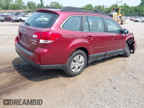 ✅ 2013 Subaru Outback 2.5i • VIN: 4S4BRBAC8D3282973 • Lot: 42418212. Listed on IAAI with 169,307 mi. Free auction sales archive from the USA and detailed vehicle history report at DreamBid. Image 4.