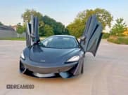 ✅ 2019 McLaren 570S • VIN: SBM13FAA2KW006251 • Lot: 65014155. Wystawiony na Copart z przebiegiem 10 553 mil. Bezpłatny archiwum sprzedaży aukcyjnych z USA i szczegółowy raport historii pojazdu na DreamBid. Zdjęcie 14.