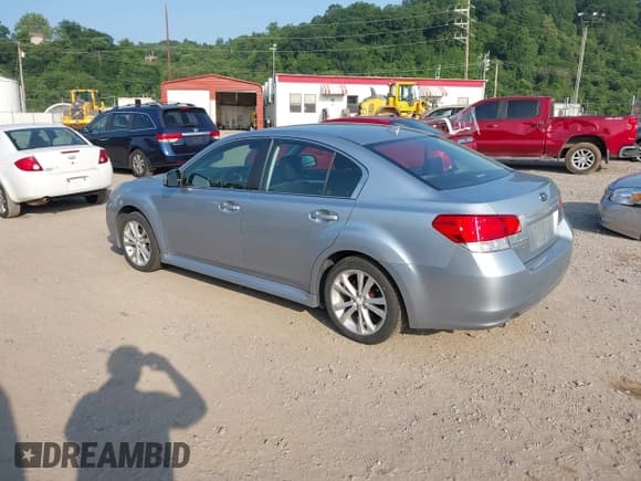 ✅ 2014 Subaru Legacy Premium • VIN: 4S3BMBC60E3028718 • Лот: 42576788. Опубликован ранее на IAAI с пробегом 101 489 миль. Бесплатный доступ к архиву аукционных продаж из США и подробный отчёт об истории автомобиля на DreamBid. Изображение 3.