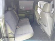 ✅ 2019 Chevrolet Silverado 1500 LT • VIN: 1GCPYDEKXKZ394243 • Lot: 41821628. Wystawiony na IAAI z przebiegiem Nie podano. Bezpłatny archiwum sprzedaży aukcyjnych z USA i szczegółowy raport historii pojazdu na DreamBid. Zdjęcie 8.