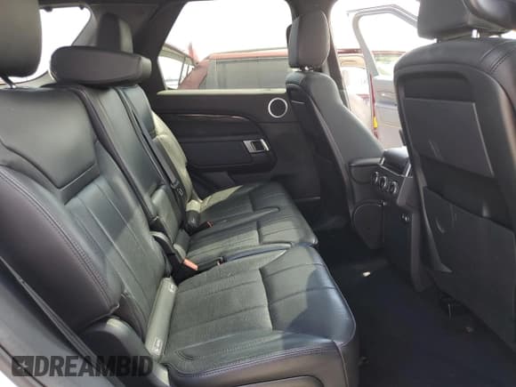 ✅ 2017 Land Rover Discovery HSE • VIN: SALRRBBV3HA036796 • Lot: 81295915. Wystawiony na Copart z przebiegiem 73 360 mil. Bezpłatny archiwum sprzedaży aukcyjnych z USA i szczegółowy raport historii pojazdu na DreamBid. Zdjęcie 10.