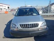 ✅ 2002 Lexus RX 300 • VIN: JTJHF10U920291236 • Lot: 43754956. Wystawiony na IAAI z przebiegiem 169 897 mil. Bezpłatny archiwum sprzedaży aukcyjnych z USA i szczegółowy raport historii pojazdu na DreamBid. Zdjęcie 6.