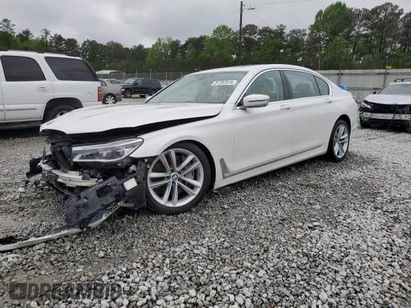 ✅ 2018 BMW 7 Series 750i • VIN: WBA7F0C53JGM22614 • Лот: 51787515. Опубликован ранее на Copart с пробегом Не указан. Бесплатный доступ к архиву аукционных продаж из США и подробный отчёт об истории автомобиля на DreamBid. Изображение 1.