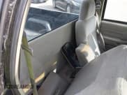 ✅ 1999 Chevrolet S-10 • VIN: 1GCCS144XX8207761 • Лот: 42652515. Опубликован ранее на IAAI с пробегом 209 461 миль. Бесплатный доступ к архиву аукционных продаж из США и подробный отчёт об истории автомобиля на DreamBid. Изображение 8.