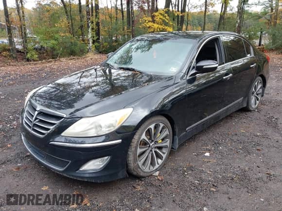 2013 Hyundai Genesis R-Spec with VIN KMHGC4DH6DU219889, listed as a IAAI auction lot 43610512 with 162,602 mi miles and . Bid and sale history available at DreamBid. Image 18.